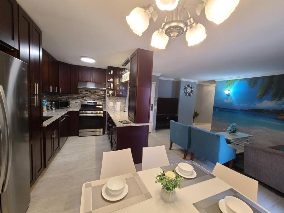 Lovely Condo 2 Bedrooms, 2 Bathrooms, Free 1 Parking At Waikiki Beach Honolulu Exterior photo