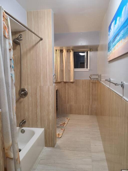 Lovely Condo 2 Bedrooms, 2 Bathrooms, Free 1 Parking At Waikiki Beach Honolulu Exterior photo